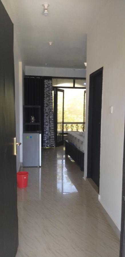 Hotel God'S Gift Morjim Esterno foto