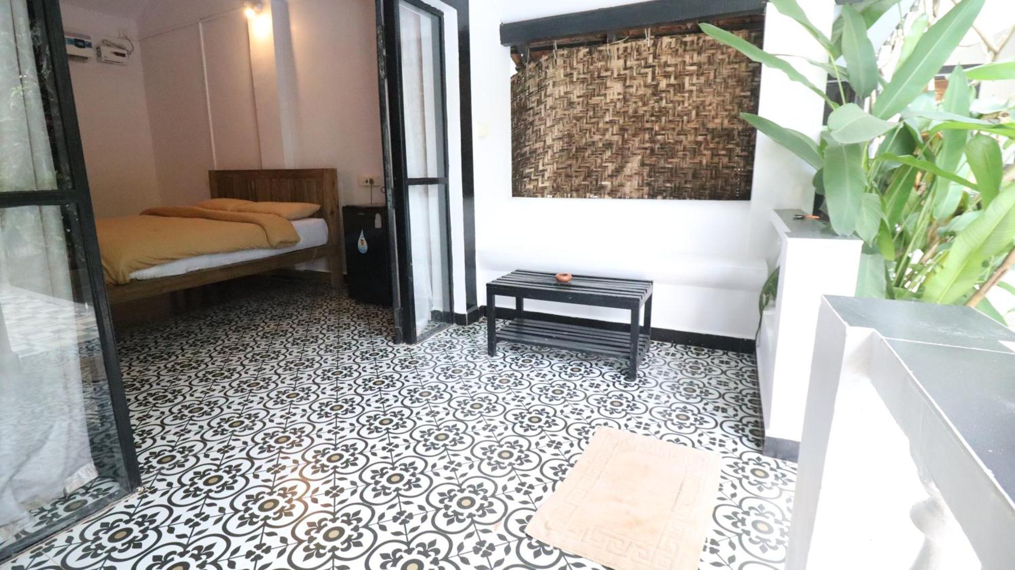 Hotel God'S Gift Morjim Esterno foto